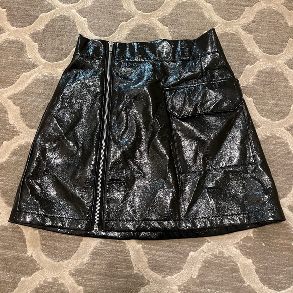 Black shiny mags & pye skirt size medium - Picture 1 of 3